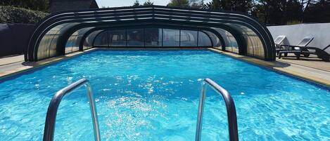 Piscine couverte, piscine chauffée