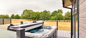 Cambridge Luxury Lodge