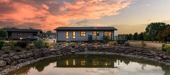 Cambridge Luxury Lodge