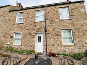 Outdoor dining - South View, Gunnerside (Richmond)