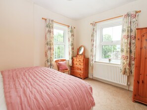 Individually decorated, individually furnished, free WiFi - South View, Gunnerside (Richmond)