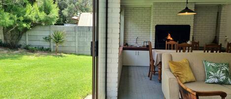 تناول الطعام بالخارج