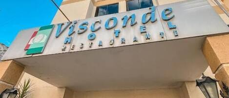 Fachada de la propiedad