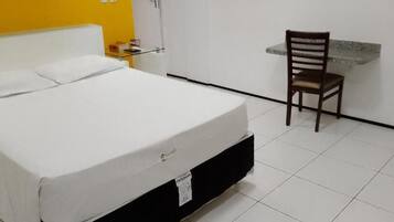 Quarto duplo superior, vista para a cidade | Wi-Fi de cortesia