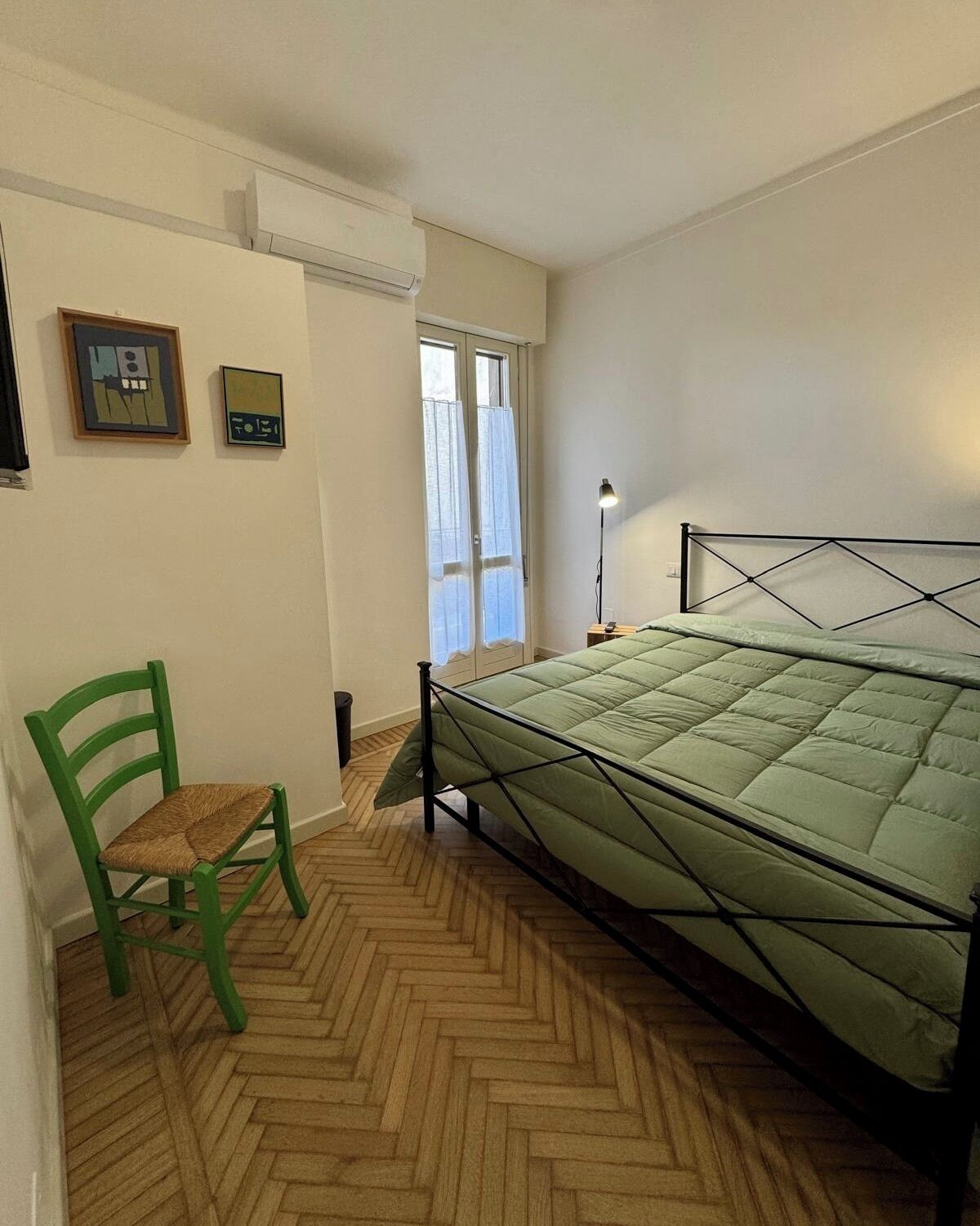 1 camera, Wi-Fi, lenzuola