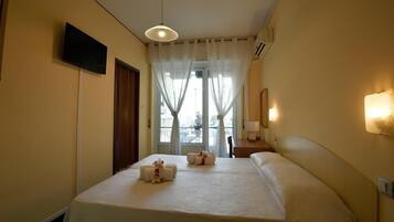 Double or Twin Room | Egyptian cotton sheets, premium bedding, in-room safe, free WiFi