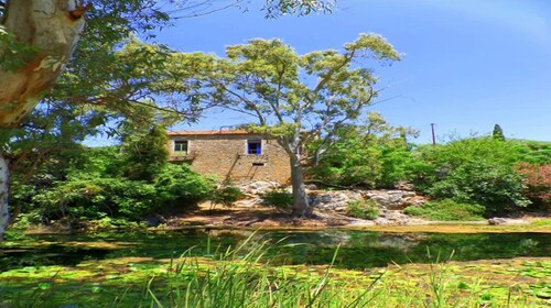 Valira Stathmos Home - Rustic Charm Cottage W Garden