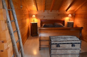 3 bedrooms, iron/ironing board, internet, bed sheets