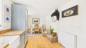 Apartment - Host Stay The White Lion (Holywell)