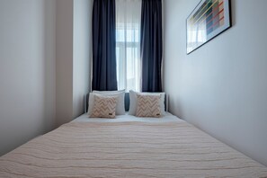 3 bedrooms, iron/ironing board, Internet, bed sheets