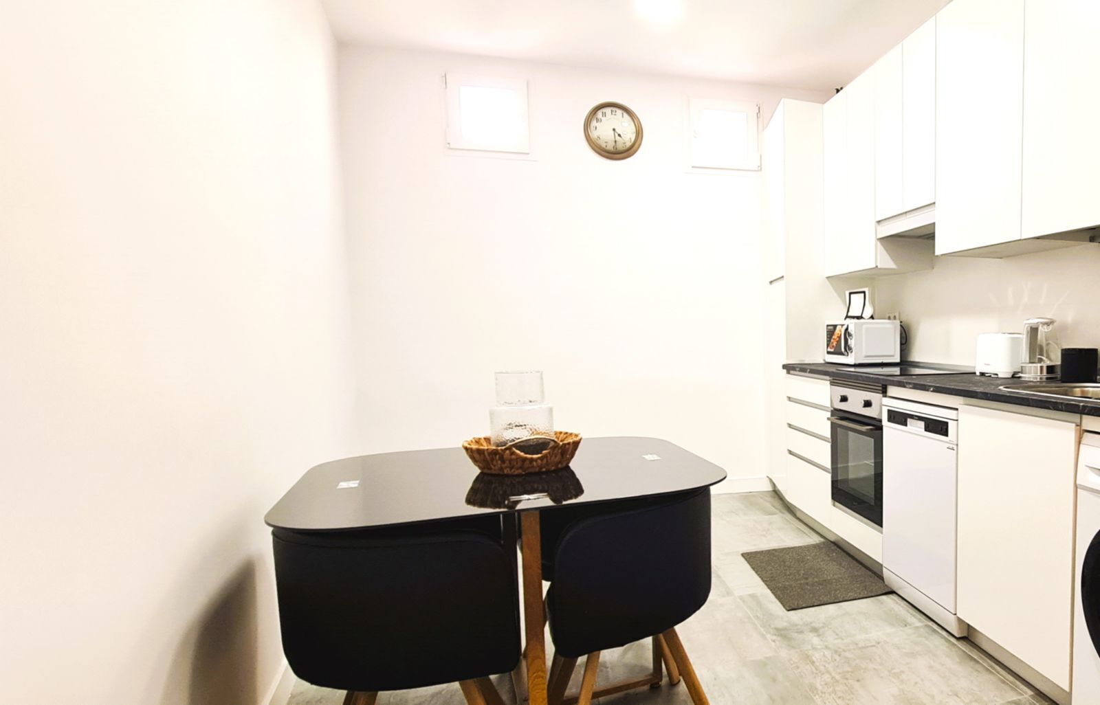 Apartment | Private kitchen | Coffee/tea maker, electric kettle, dining tables