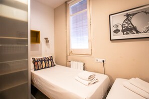 2 chambres, fer et planche à repasser, Wi-Fi gratuit, draps fournis