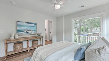 3 bedrooms, iron/ironing board, WiFi, bed sheets