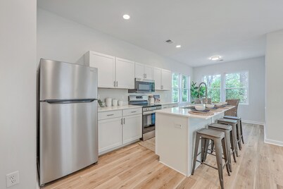 3-bedroom house in charming Hanahan. New Construction very close to Park Circle