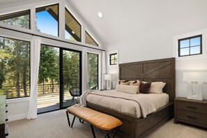 6 多间卧室、办公桌、熨斗/熨衣板、旅行婴儿床