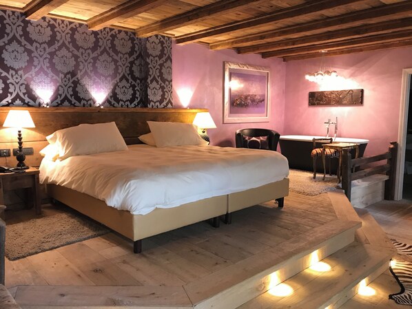 Superior Double or Twin Room | In-room safe, blackout drapes, free WiFi