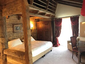 Superior Quadruple Room | In-room safe, blackout drapes, free WiFi - Relais du Chateau Blanc (La Thuile)