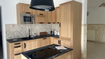 Micro-ondes, four, plaque de cuisson, lave-vaisselle