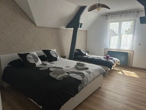 Iron/ironing board, WiFi, bed sheets