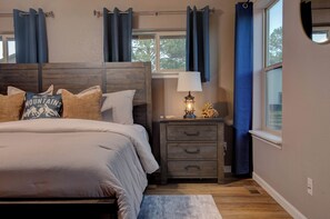 3 chambres, bureau, Wi-Fi gratuit, draps fournis