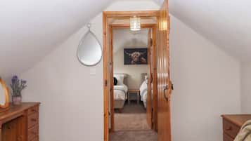 2 bedrooms, individually decorated, individually furnished, free WiFi