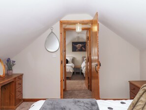 2 bedrooms, individually decorated, individually furnished, free WiFi