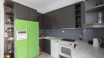 Fridge, microwave, oven, dishwasher