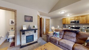 TV, fireplace - Worth the Wait Townhome (Crested Butte)