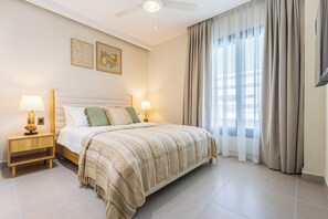 2 Schlafzimmer, Zimmersafe, Bügeleisen/Bügelbrett, kostenloses WLAN