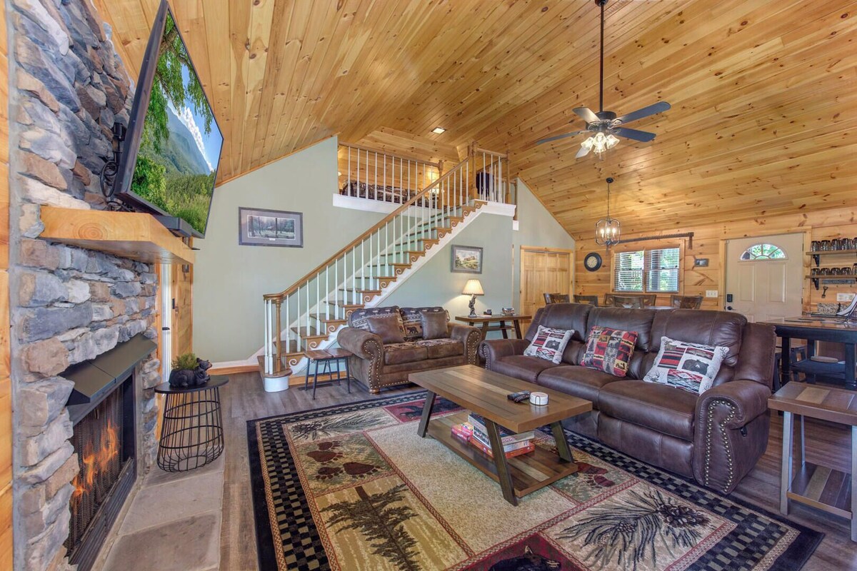 All About the Smokies offers guests three floors of rest, relaxation & fun.