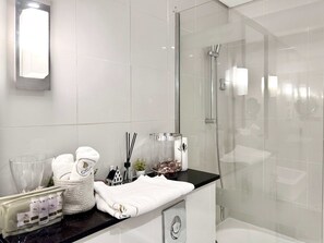 Studio, Accessible | Internet - CCA The Cosmopolitan Escape (Dubai)