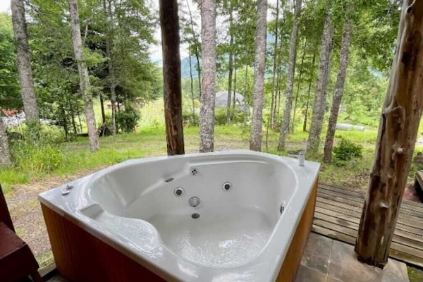 Indoor spa tub