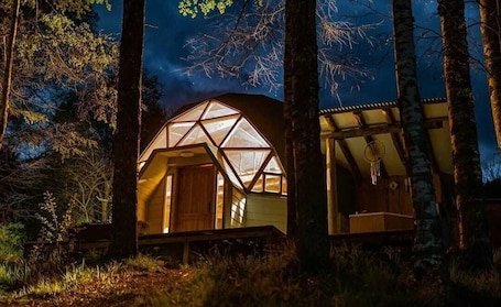 Vista frontal de la propiedad