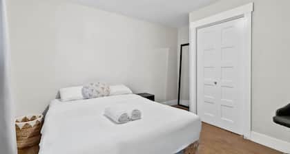 Cozy 1-bedroom apartment in enjoyable Dieppe with AC