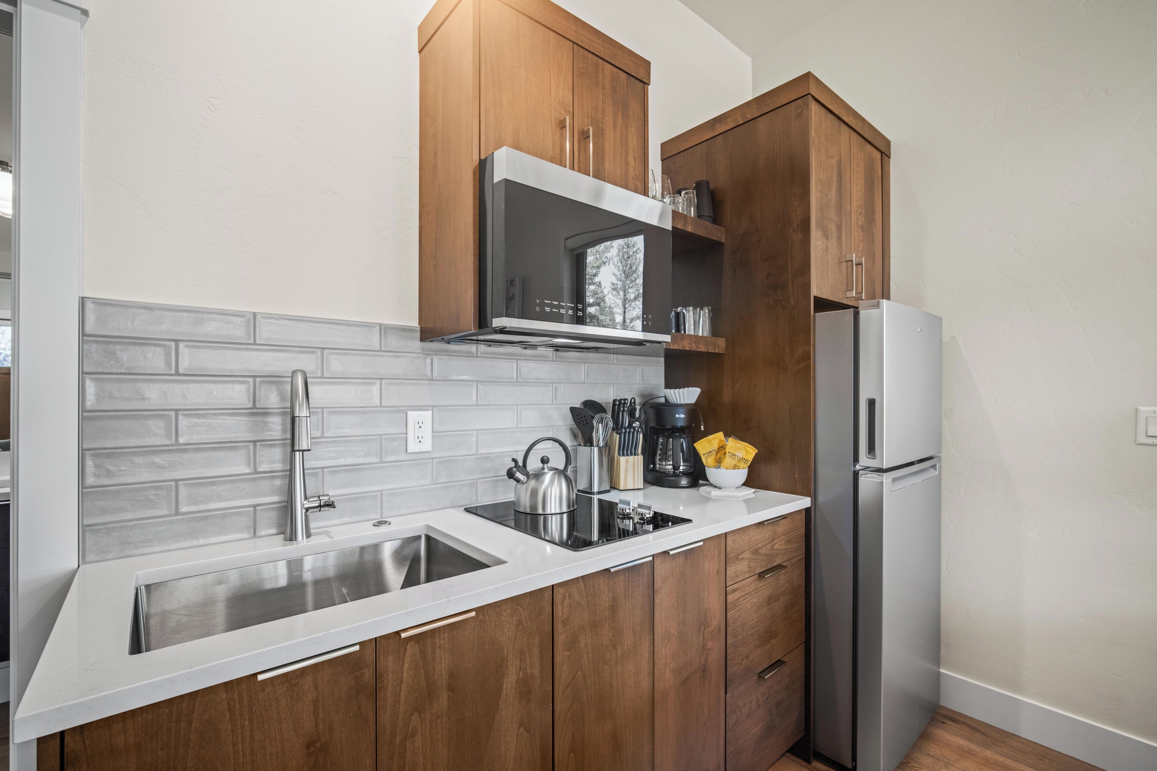 Fridge, microwave, stovetop, coffee/tea maker