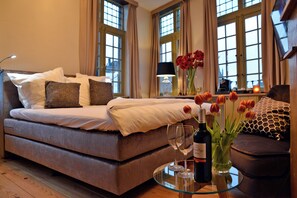 Deluxe Double Room | Minibar, in-room safe, desk, laptop workspace