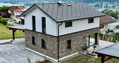 Holiday Home 'Steinrose' with Lake View, Private Terrace and Wi-Fi