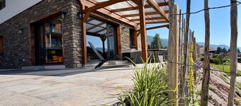 Holiday Home 'Steinrose' with Lake View, Private Terrace and Wi-Fi