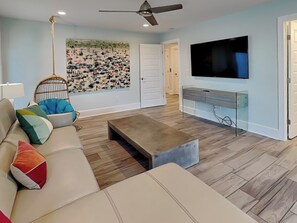 Smart TV, fireplace