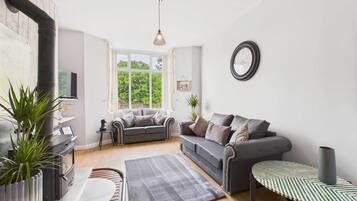 TV, fireplace, offices