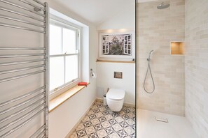 Dusche, Handtücher, Shampoo