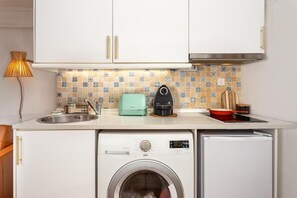 House, 1 Bedroom, Smoking, City View | Laundry