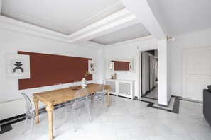 House | 3 bedrooms - Massive 2-combo apt Unbeatable Acropolis Views 9pax (Athens)