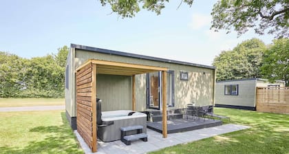 Host & Stay | Pod 1 @ Kingsmoor Retreat