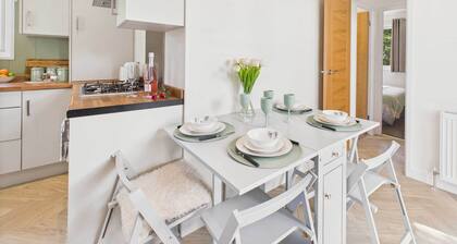 Host & Stay | Pod 2 @ Kingsmoor Retreat