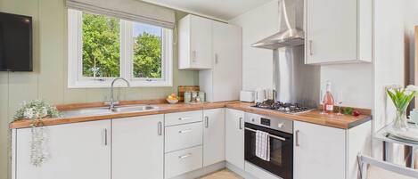 Kühlschrank, Ofen, Herdplatte, Toaster