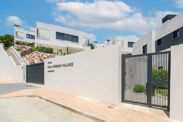 Casa de ciudad de lujo, varias habitaciones, 2 baños (House La Cala with pool for 6) | Exterior