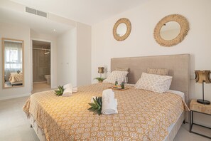 Townhouse Mewah, beberapa kamar, 2 kamar mandi (La Cala Serena Village Townhouse) | 3 kamar tidur, ruang kerja ramah laptop, dan setrika/meja setrika