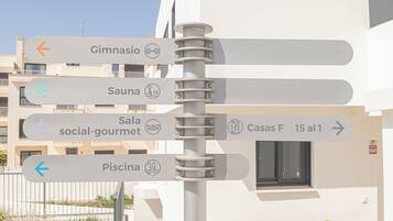 Lyxigt townhome - flera sovrum - 2 badrum (House La Cala with pool for 6) | Boendeområde