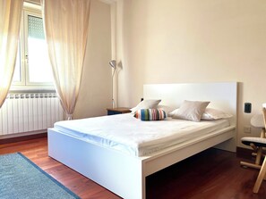 3 chambres, bureau, fer et planche à repasser, Wi-Fi gratuit